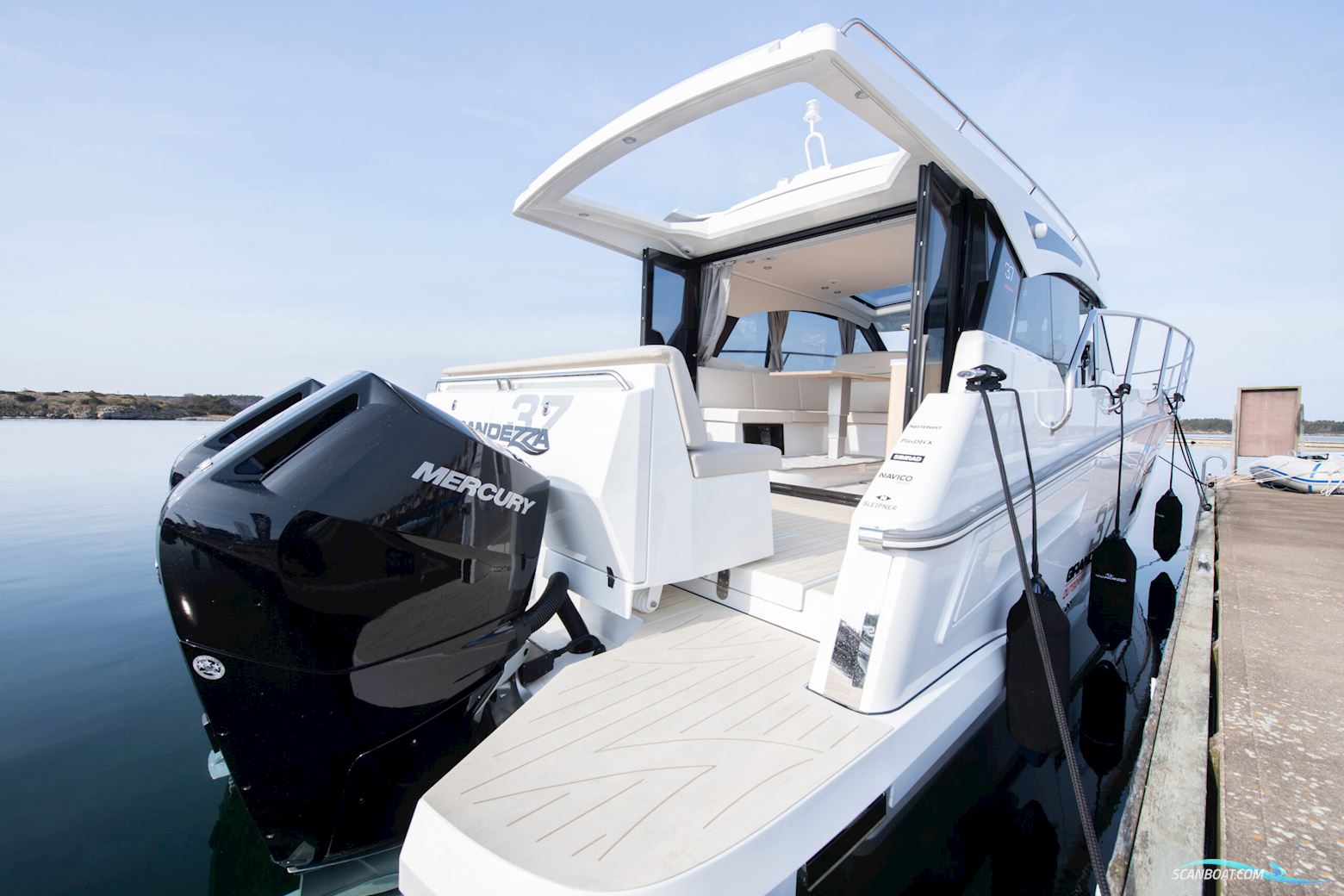 Grandezza 37 Outboard