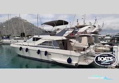 Guy Couach  1401 Motorboten 1992, met Volvo Penta  motor, France