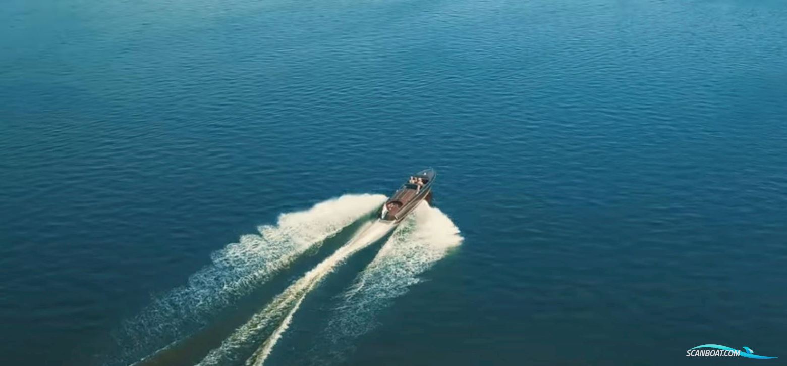 Hacker-Craft 26' Triple Cockpit Runabout