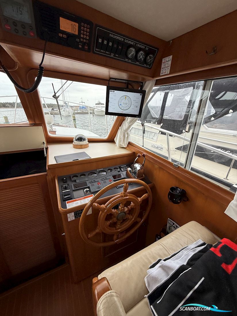 Halvorsen 32 Cruiser