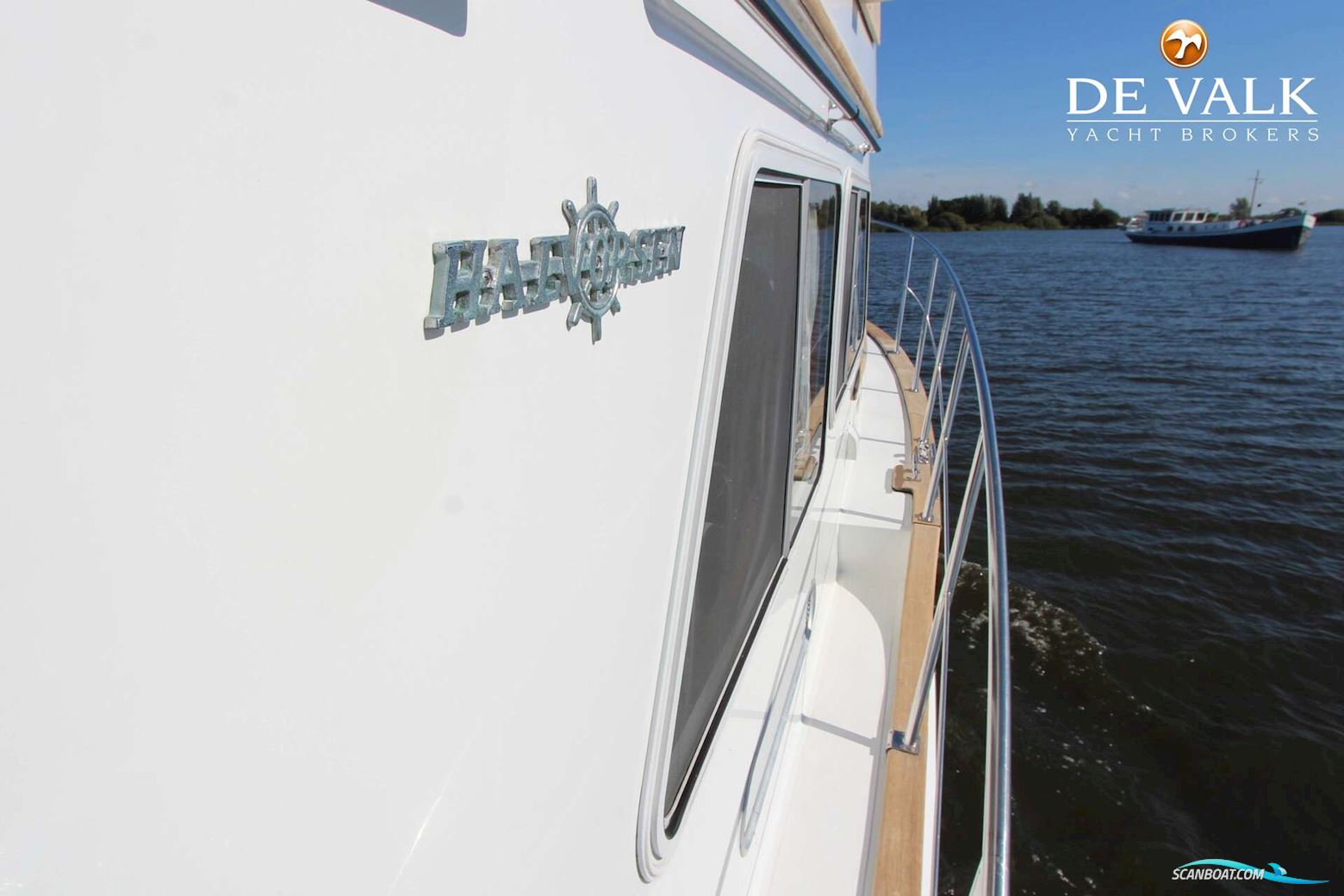 Halvorsen 32 Gourmet Cruiser