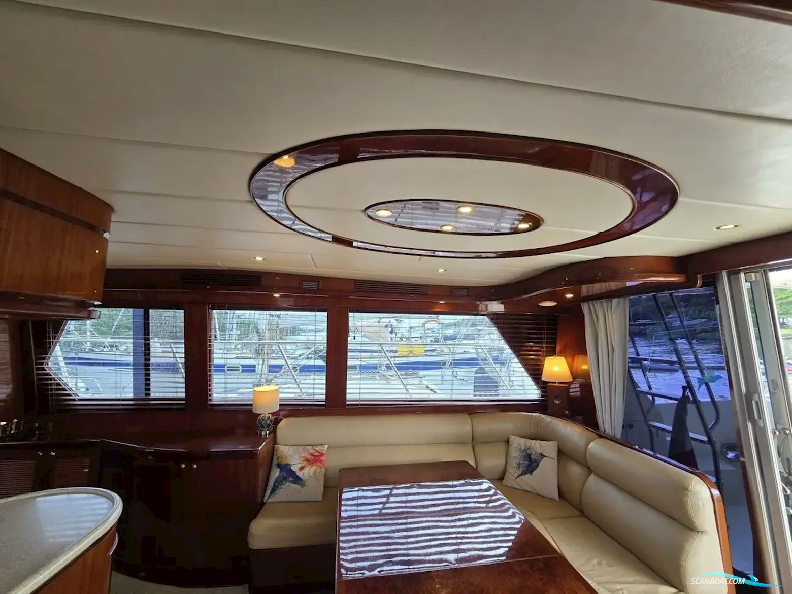 Hampton 558