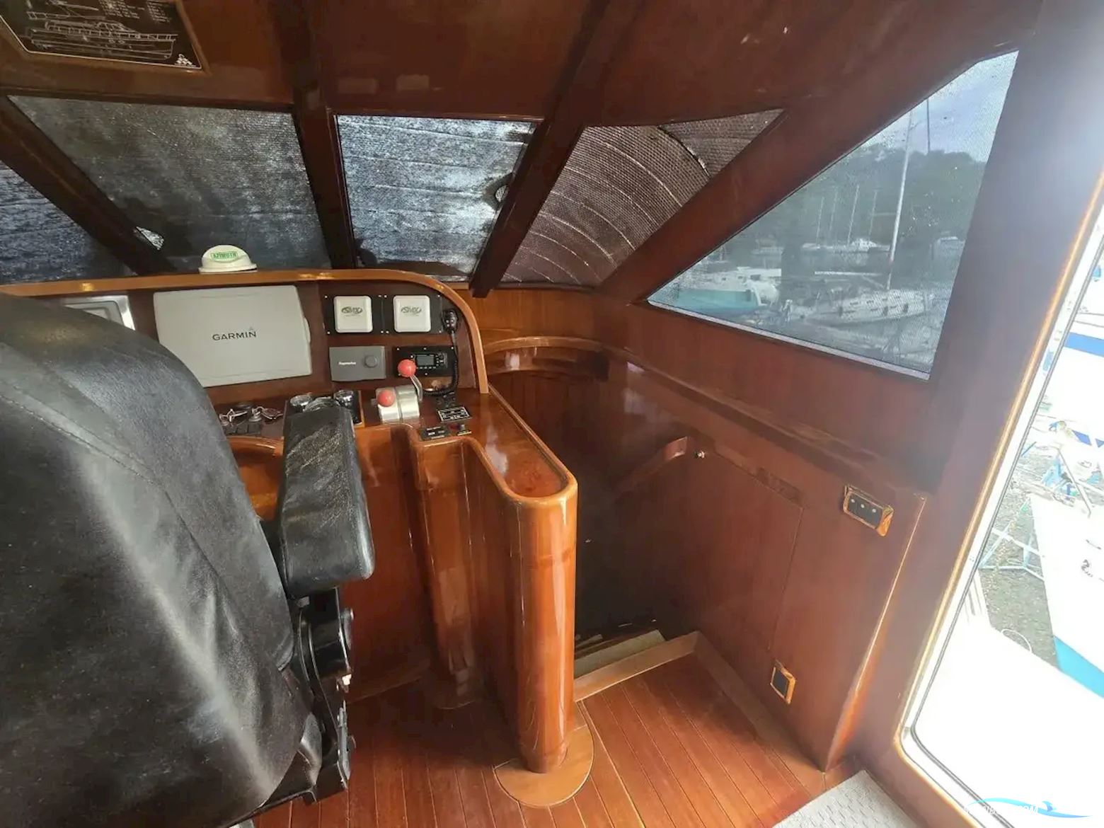Hampton 558