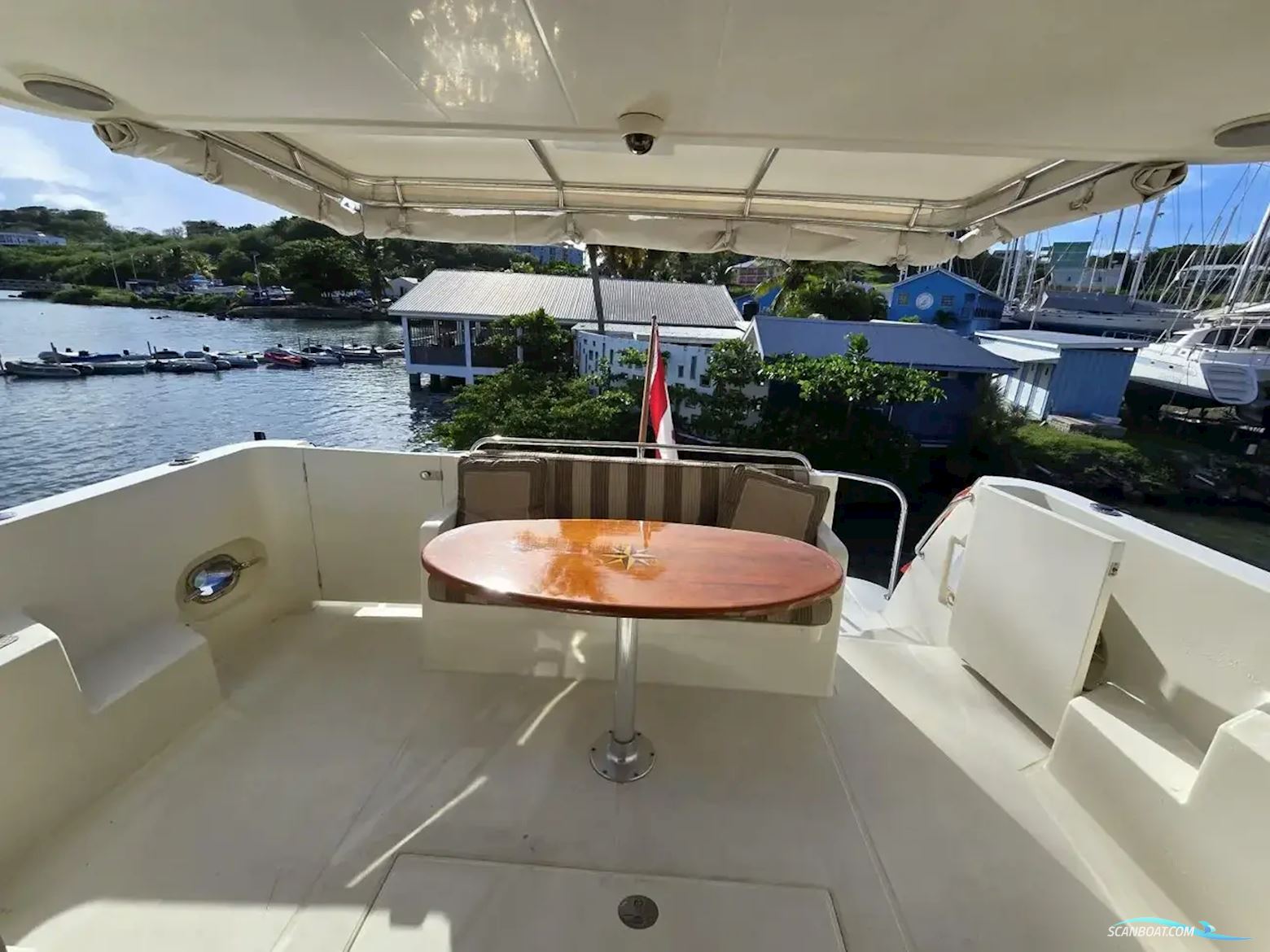 Hampton 558