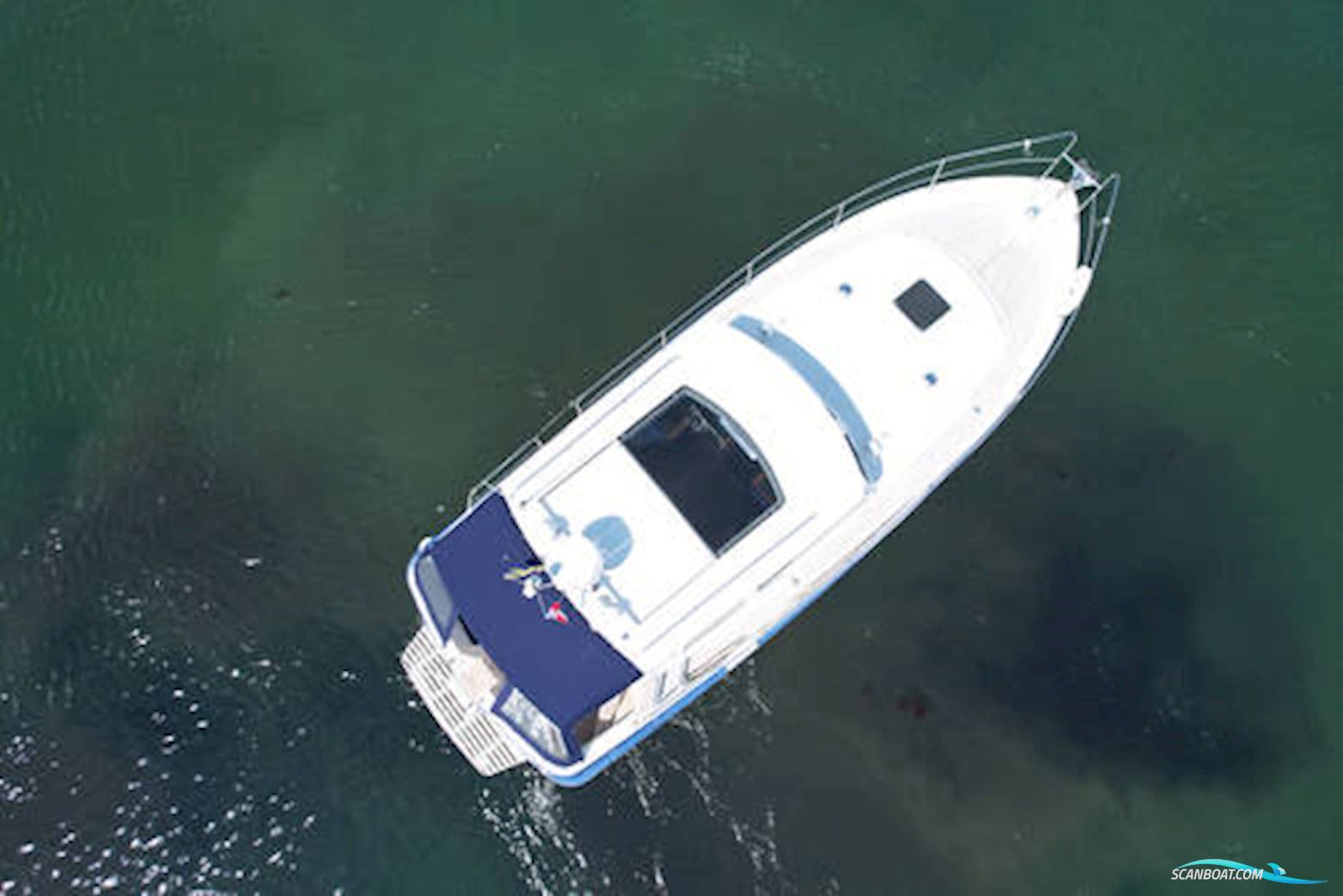 Hardy Marine 32 Commander