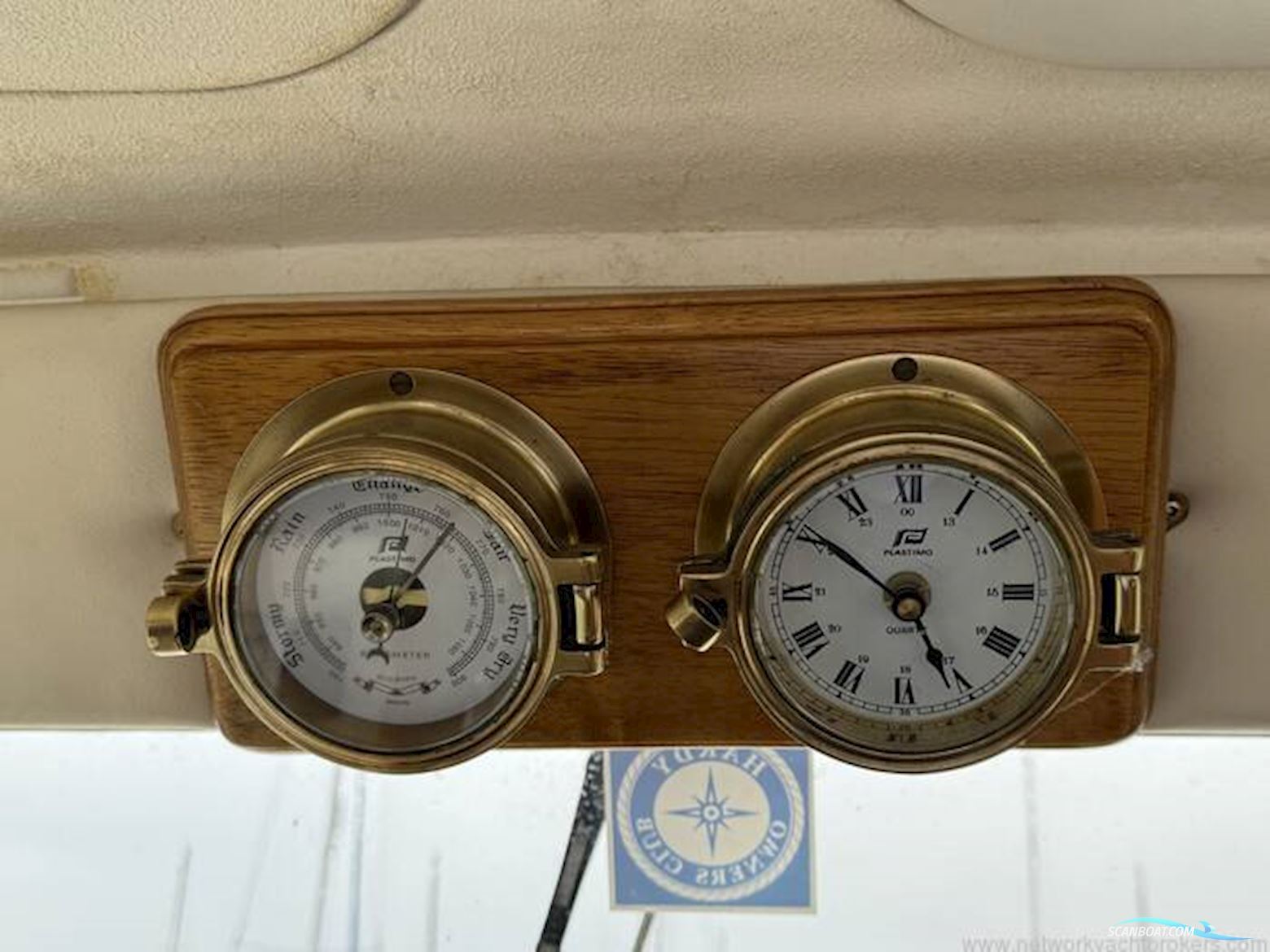 Hardy Marine 32 Commander