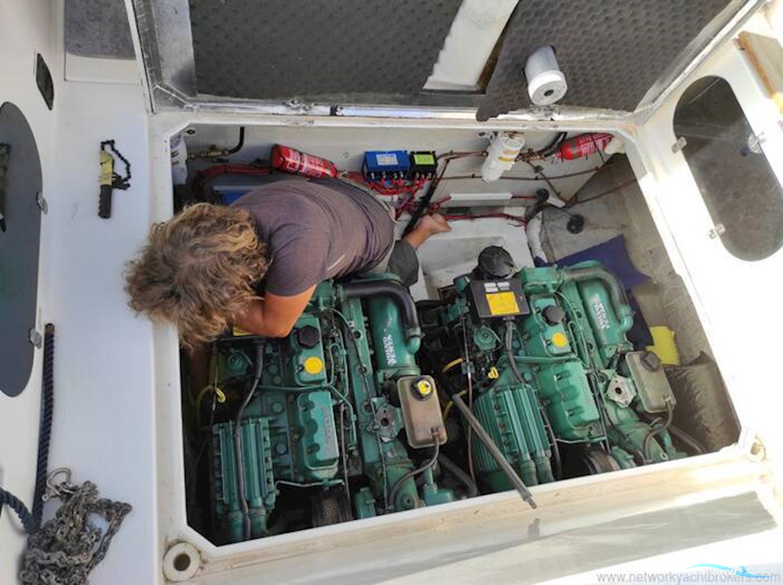 Hardy Marine Seawing 305