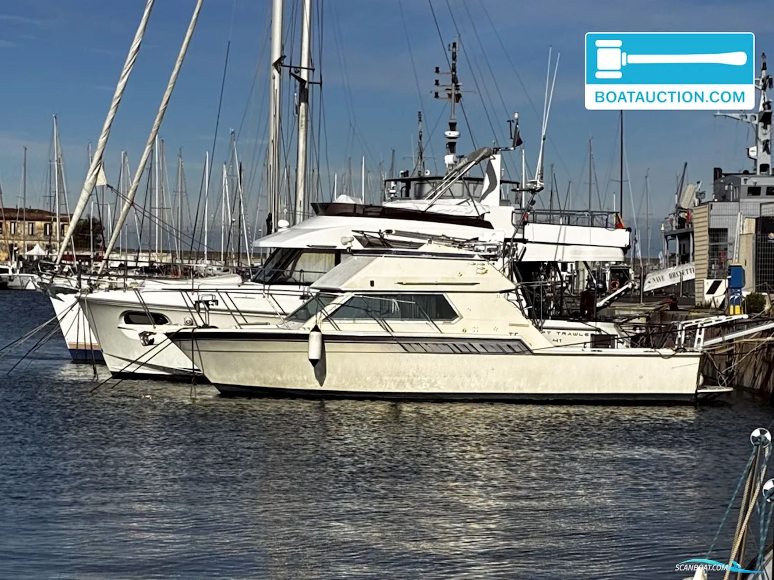 Hatteras 32 Sport Fly