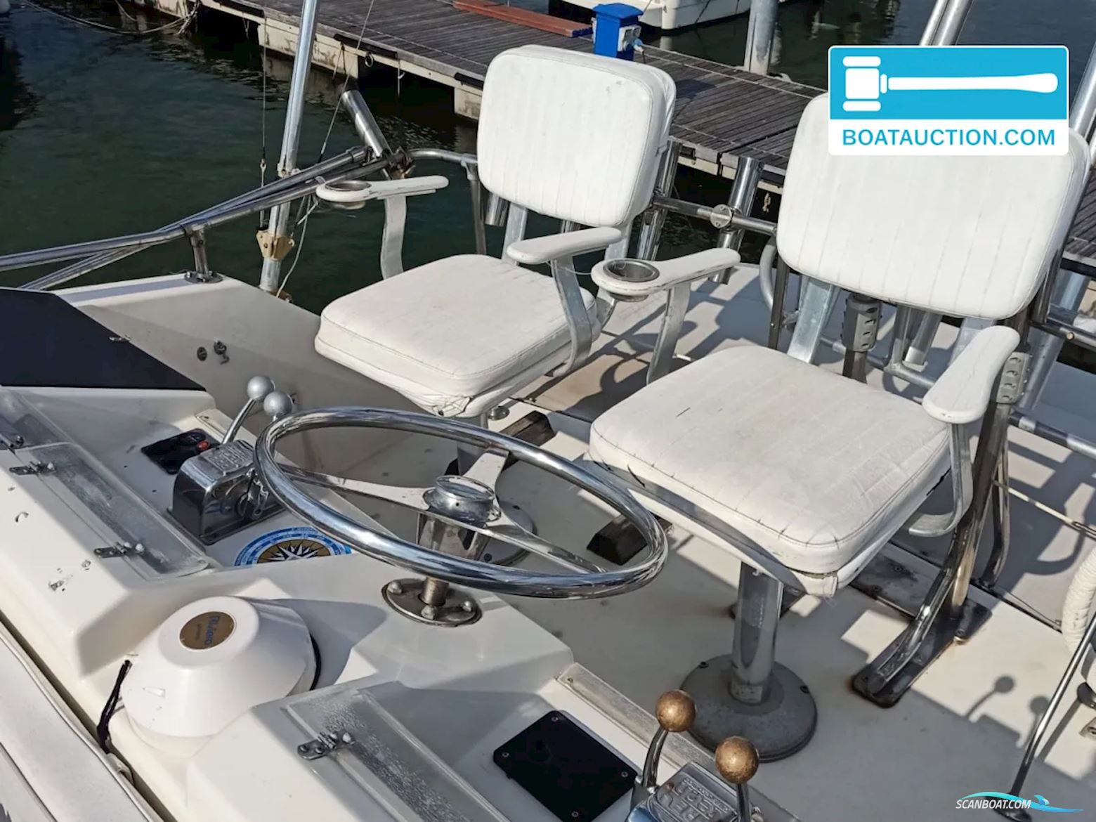 Hatteras 32 Sport Fly