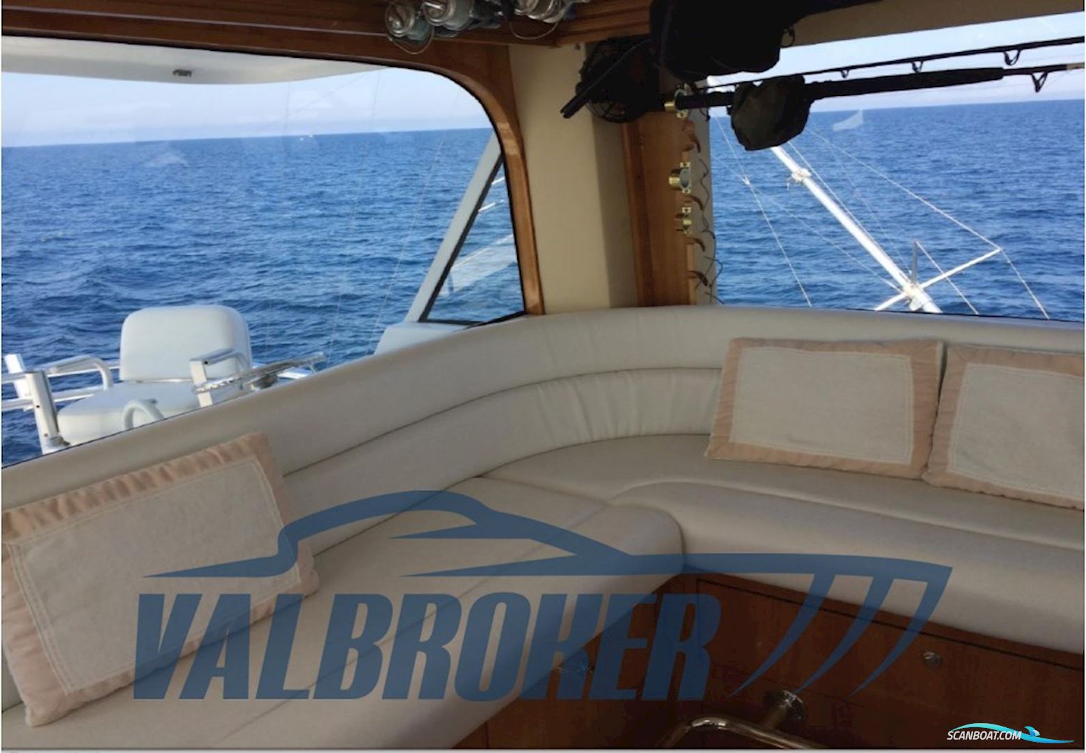 Hatteras 70' Convertible