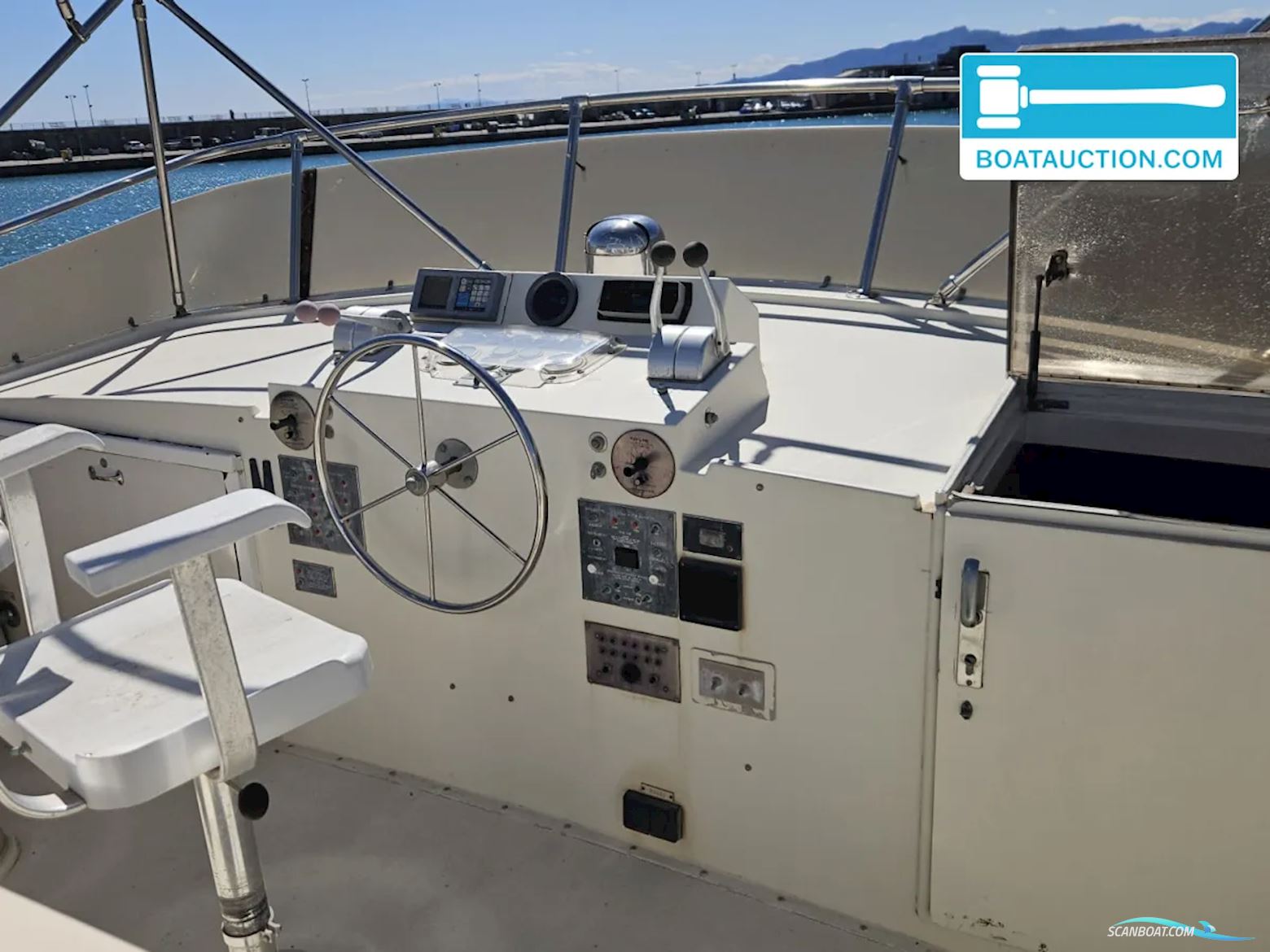Hatteras 72