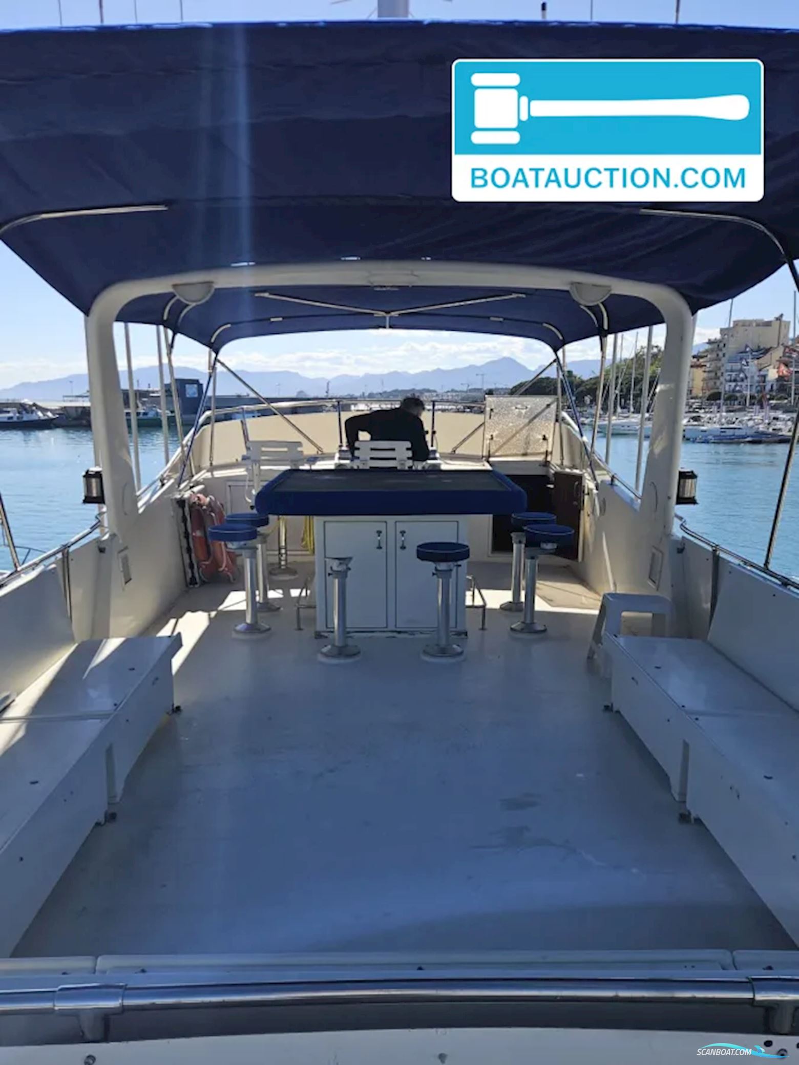 Hatteras 72