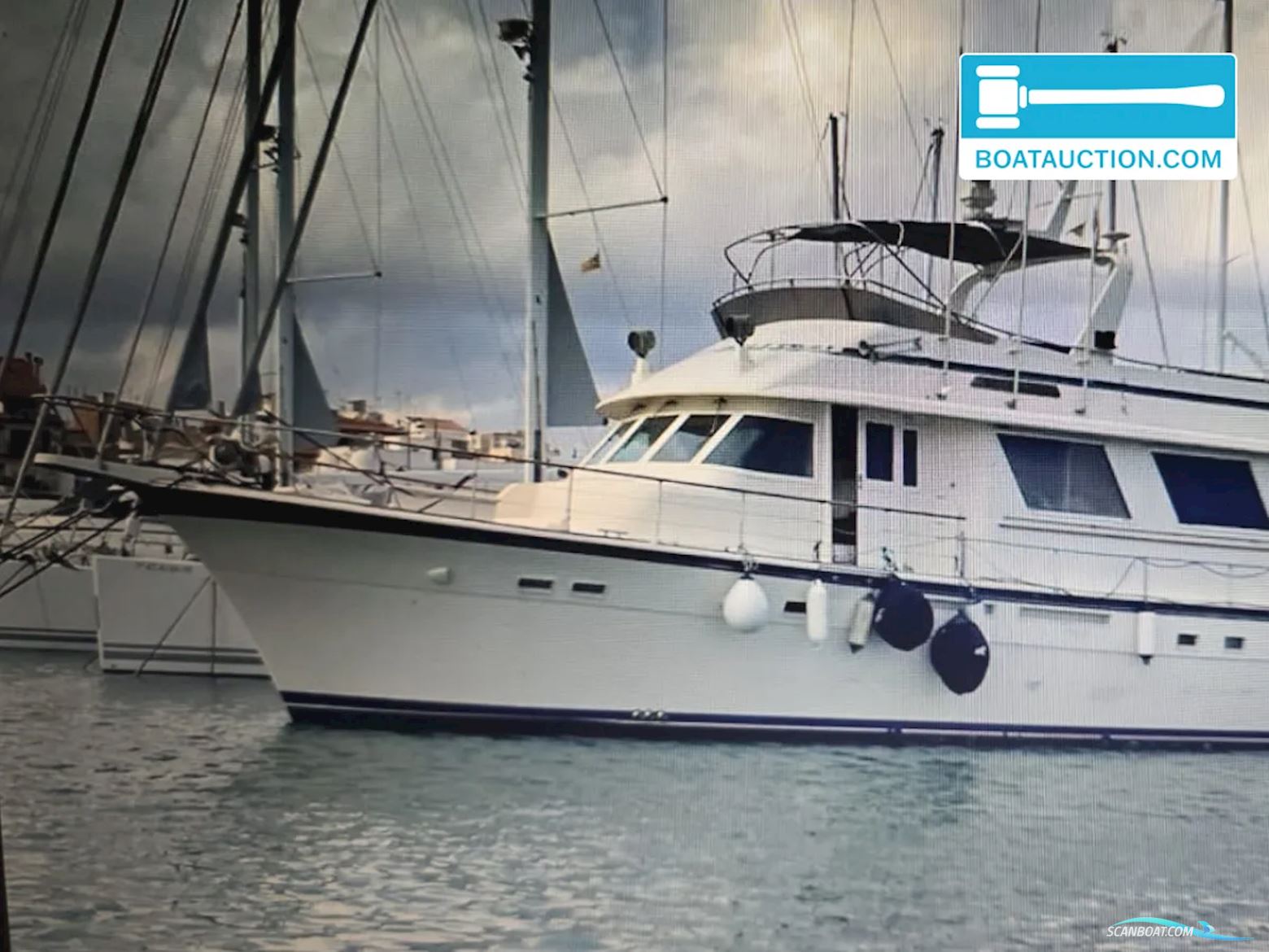 Hatteras 72