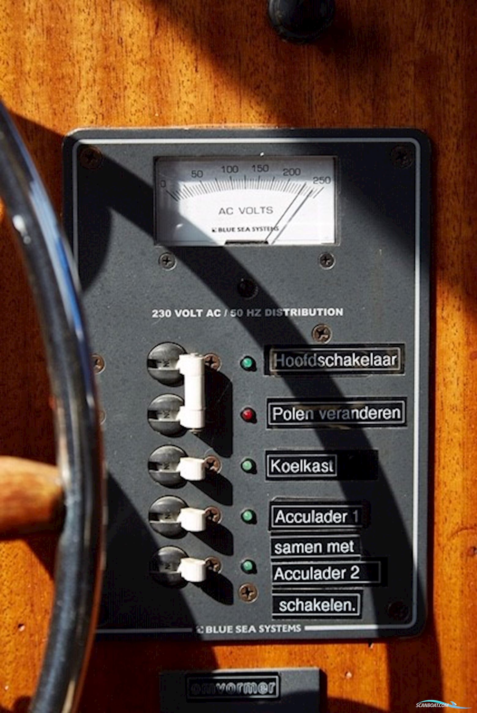 Helårs motorbåd med flybridge 44 fod Hoekstrakruiser