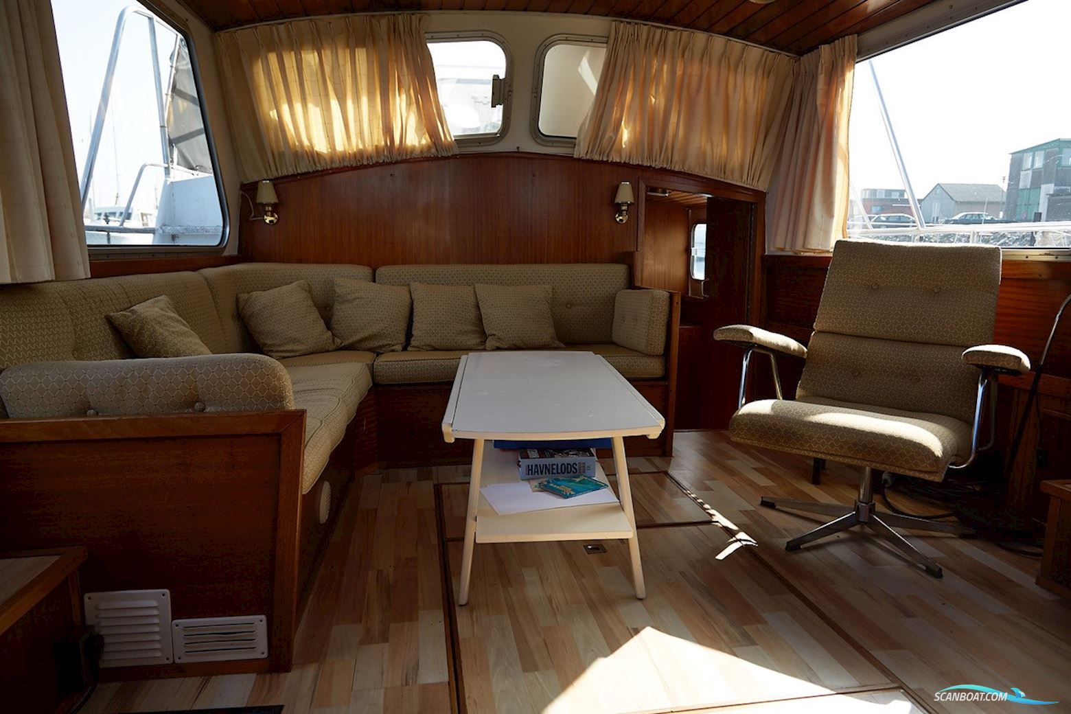 Helårs motorbåd med flybridge 44 fod Hoekstrakruiser