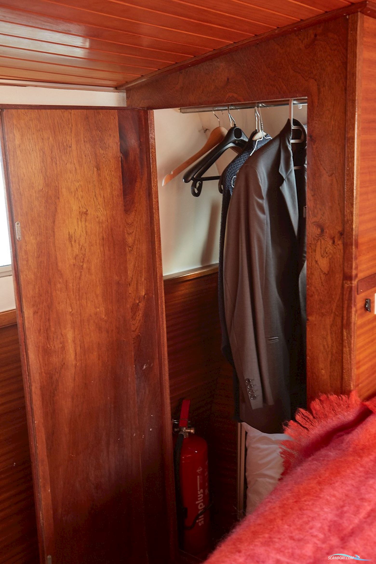 Helårs motorbåd med flybridge 44 fod Hoekstrakruiser