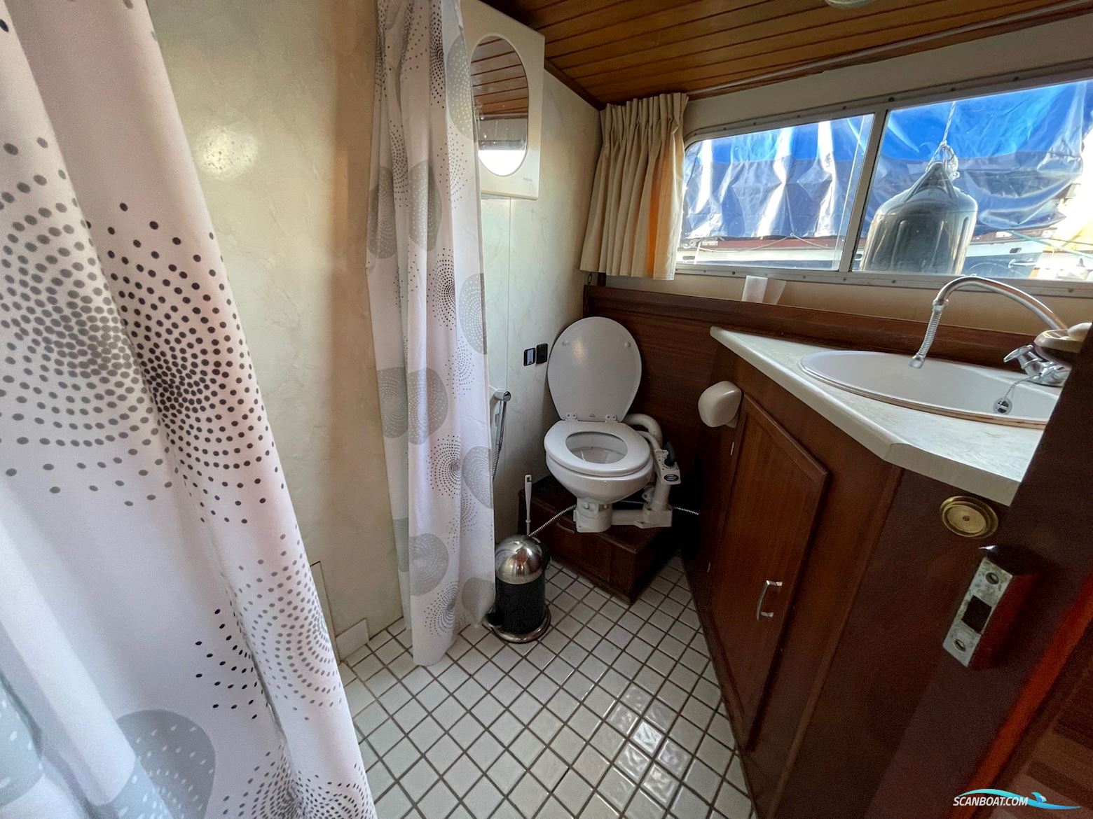 Helårs motorbåd med flybridge 44 fod Hoekstrakruiser