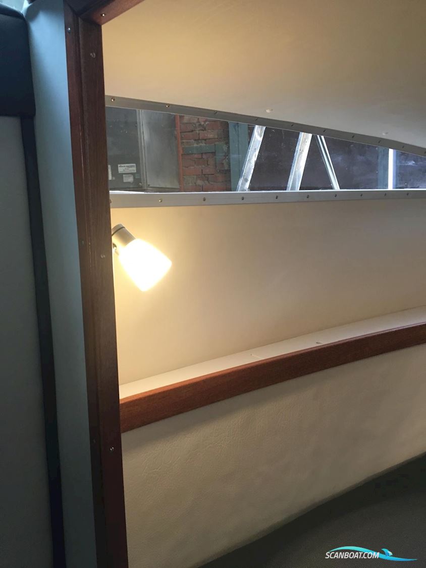 Hilter Royal 840 Flybridge