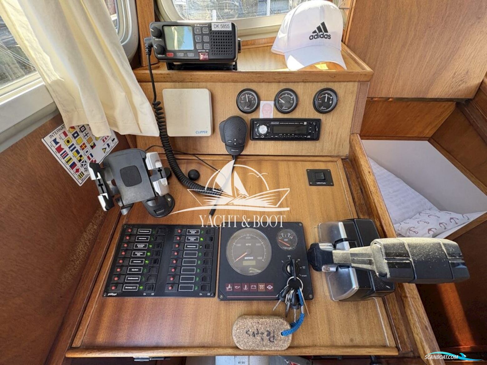 Holländischer Werftbau Crowntrawler 830