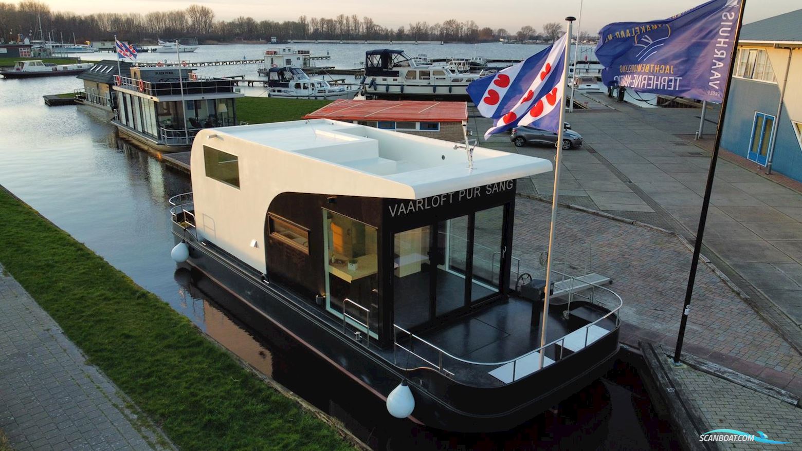 Homeship Vaarloft Volledig Elektrische Houseboat