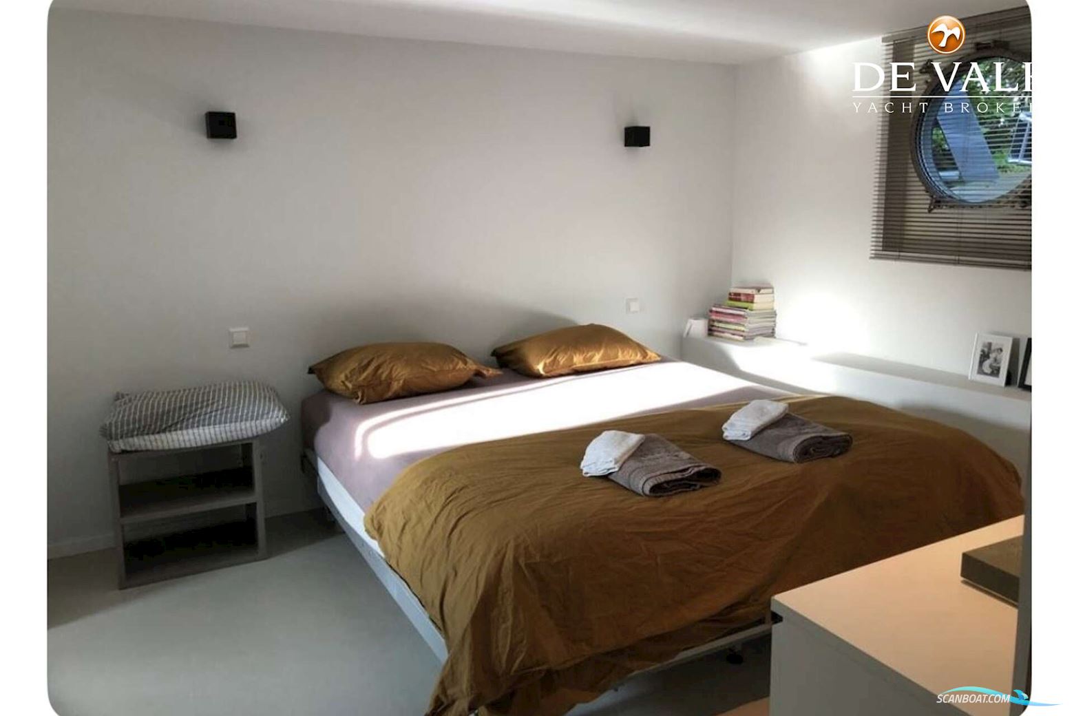 Houseboat Waterloft Luxemotor