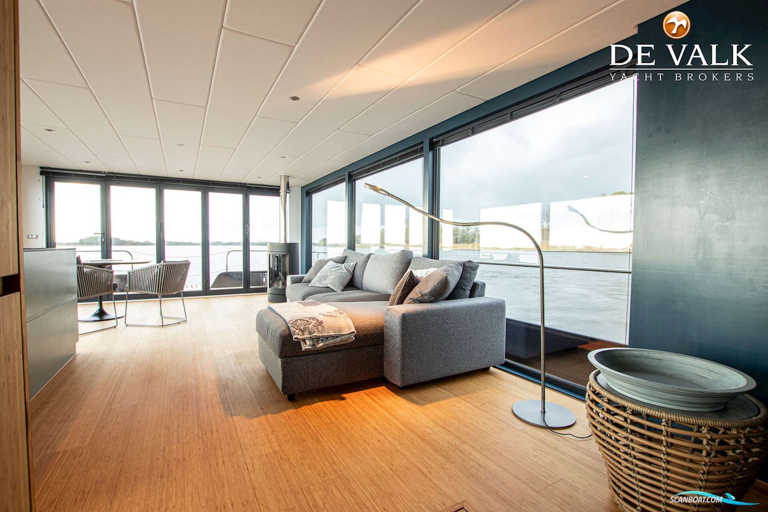 Houseboat Waterloft Luxemotor