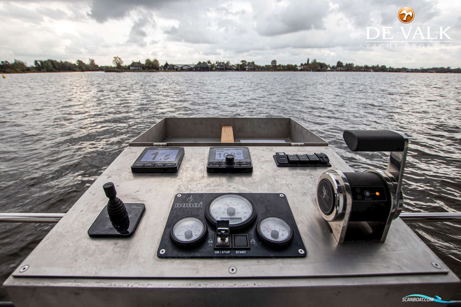 Houseboat Waterloft Luxemotor
