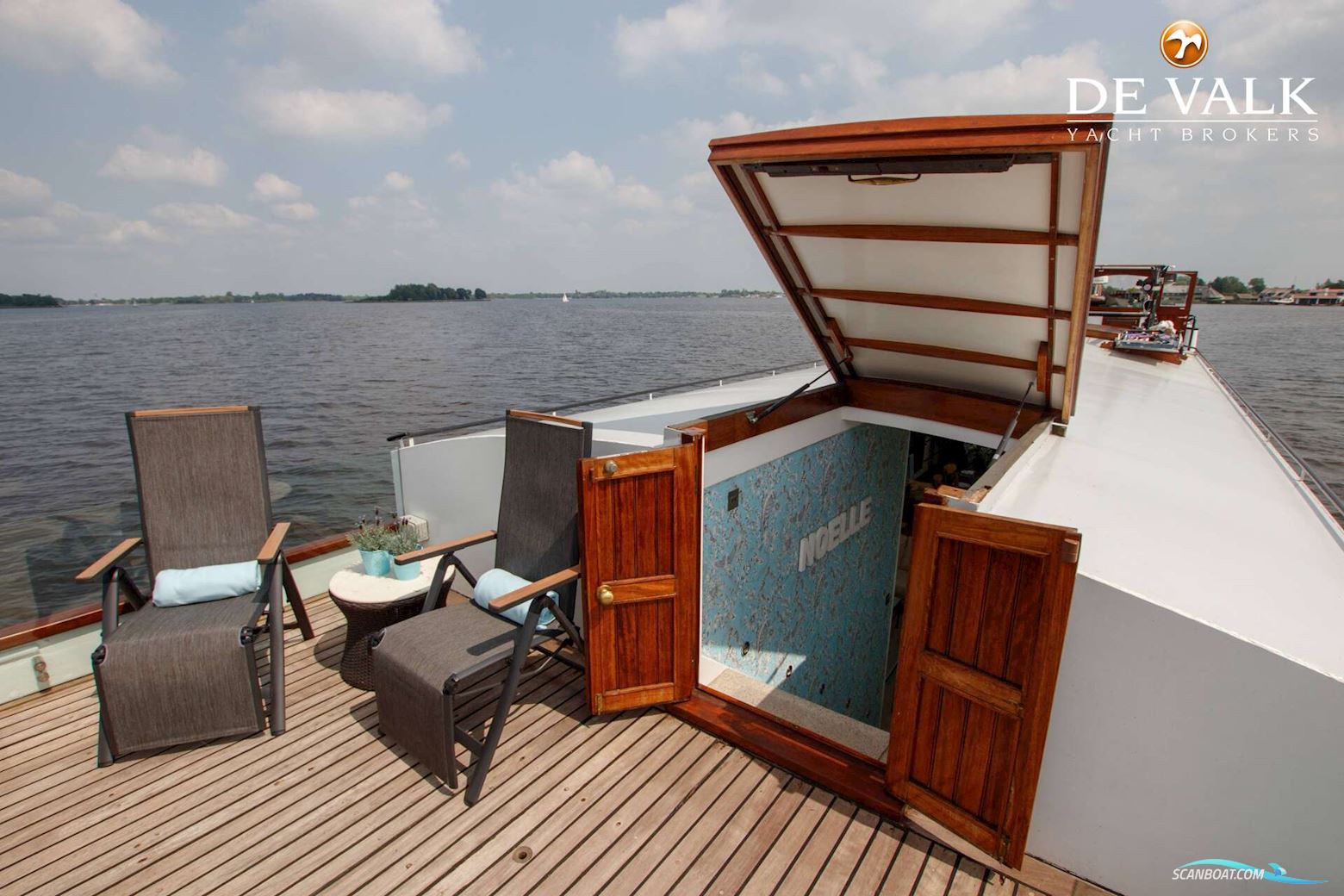 Houseboat Waterloft Luxemotor Spitz 38M