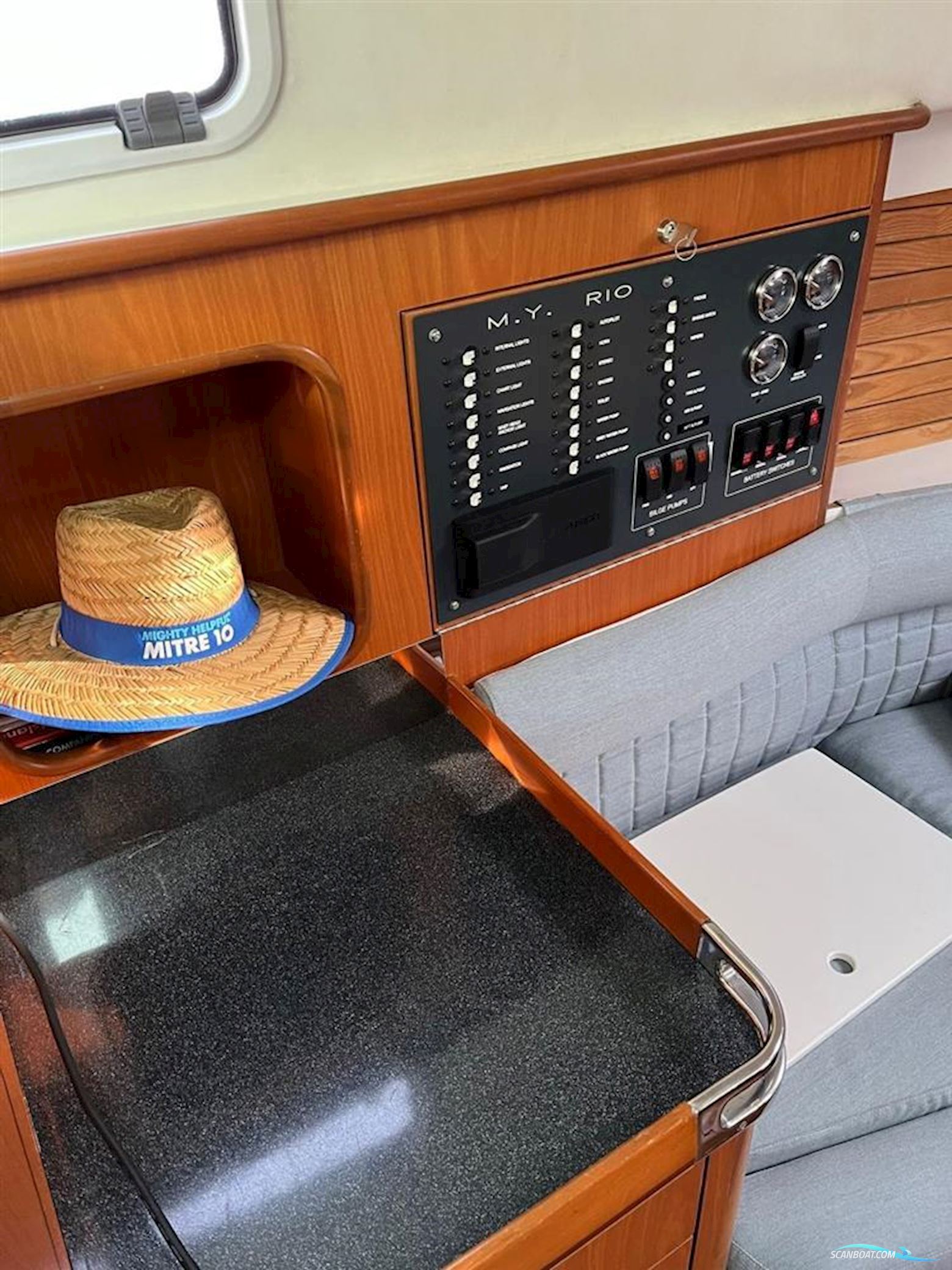 Hunt Yachts Harrier 36