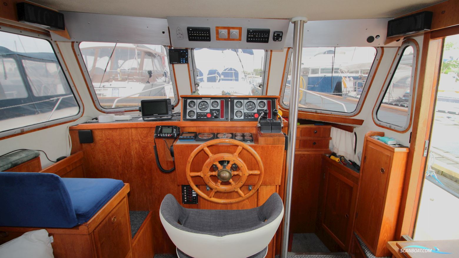 Husky Dane 900
