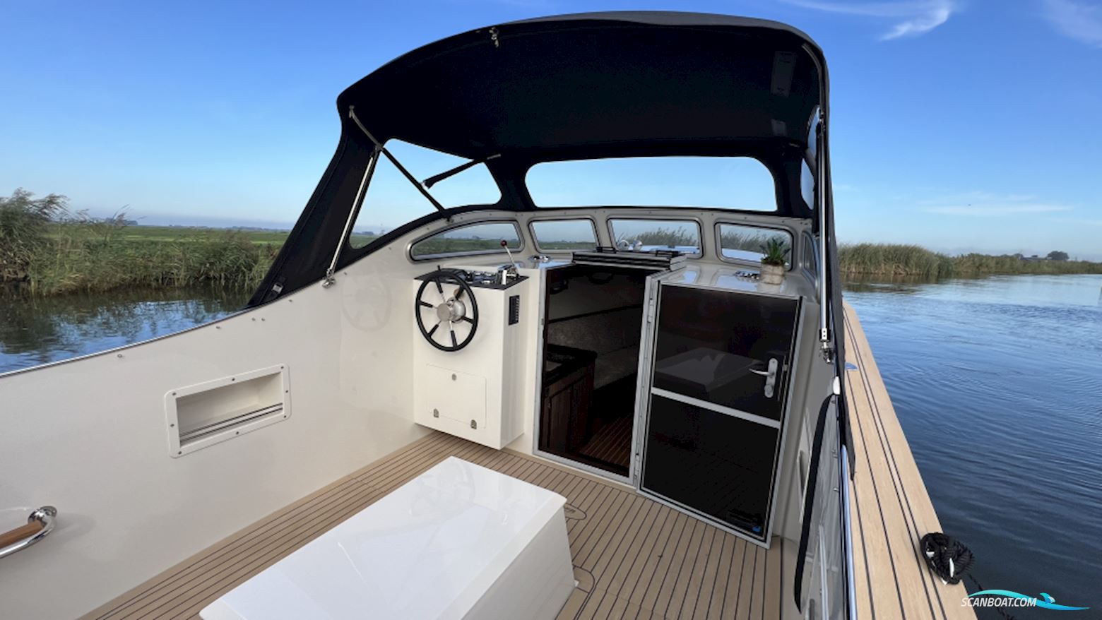 Ijzendoorn Yachts Tender Cabin 800