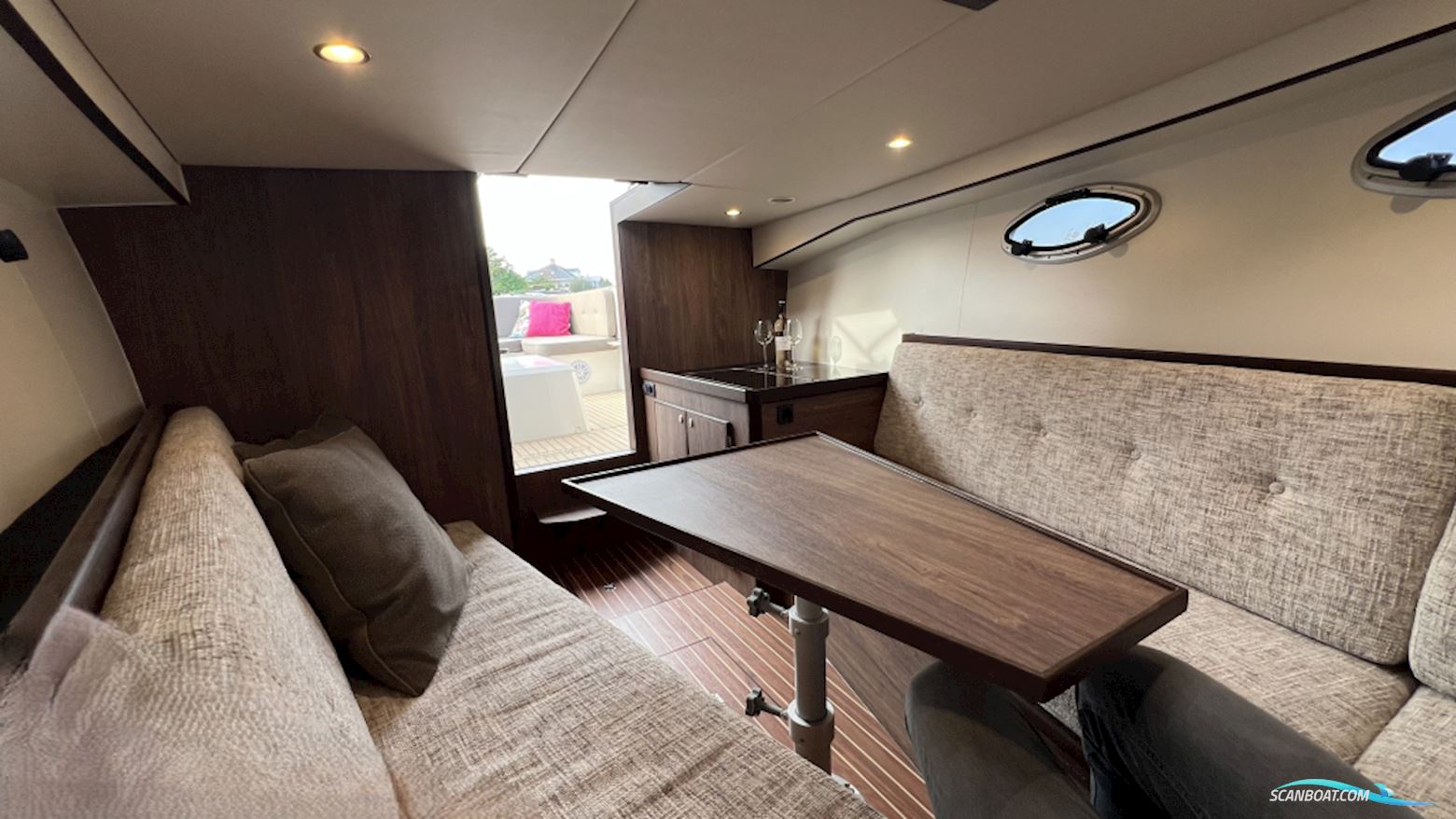Ijzendoorn Yachts Tender Cabin 800