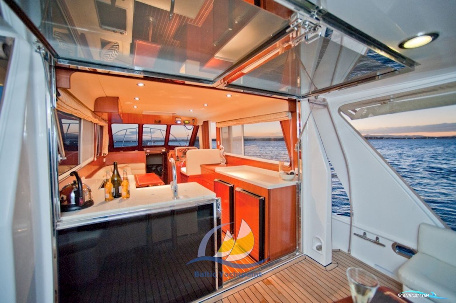 Integrity Motor Yachts Integrity 350 Sedan