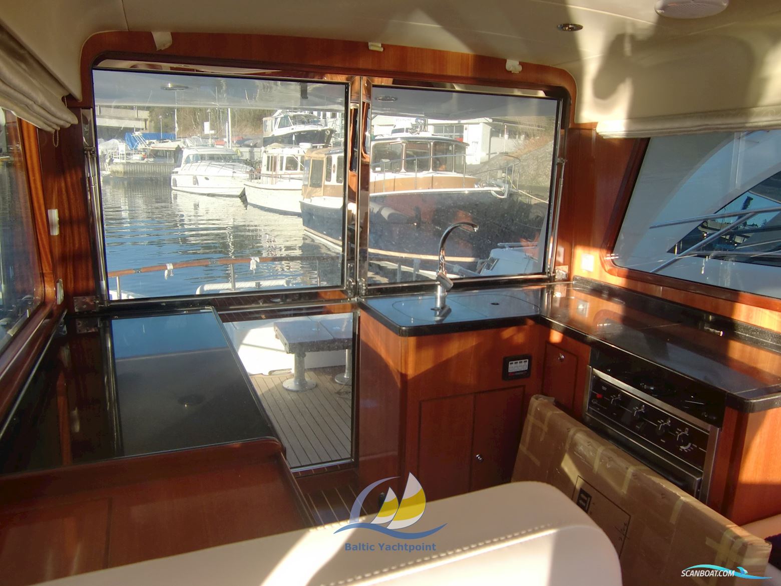 Integrity Motor Yachts Integrity 350 Sedan