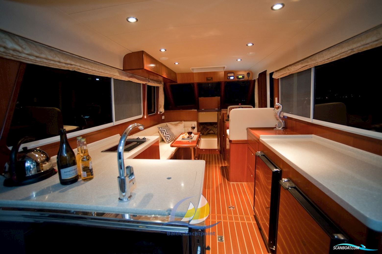 Integrity Motor Yachts Integrity 350 Sedan