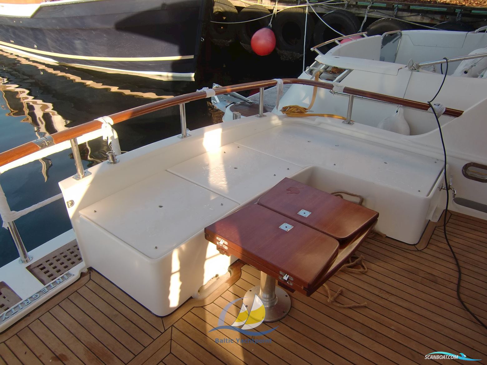 Integrity Motor Yachts Integrity 350 Sedan