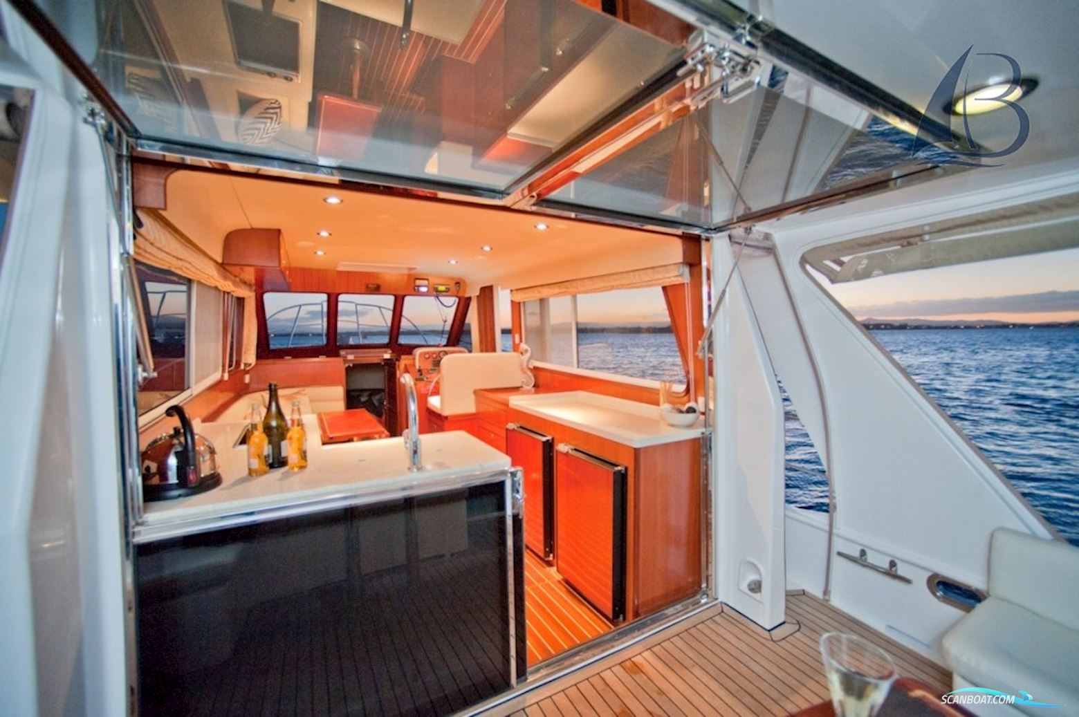 Integrity Motor Yachts Integrity 350 Sedan