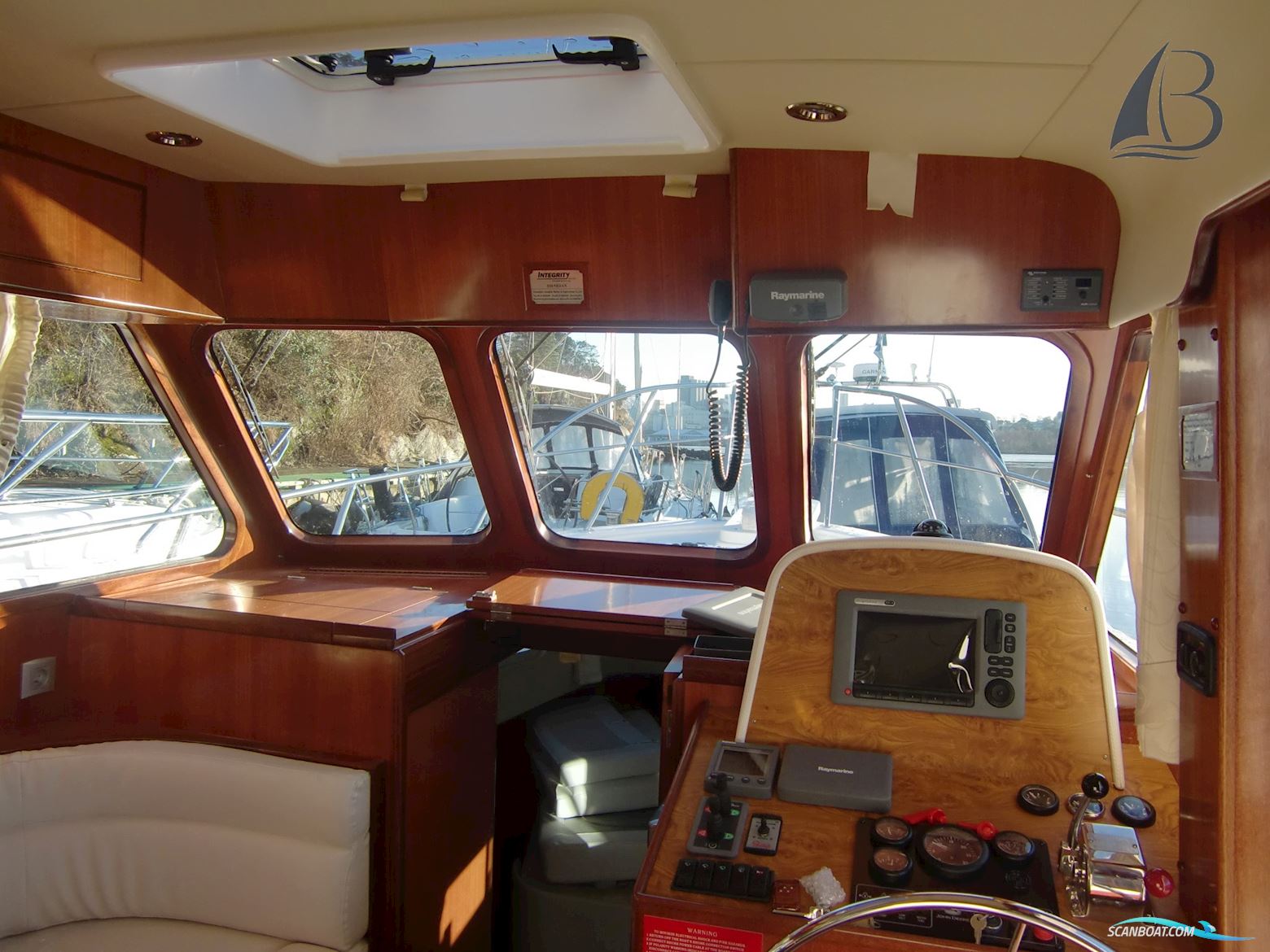 Integrity Motor Yachts Integrity 350 Sedan