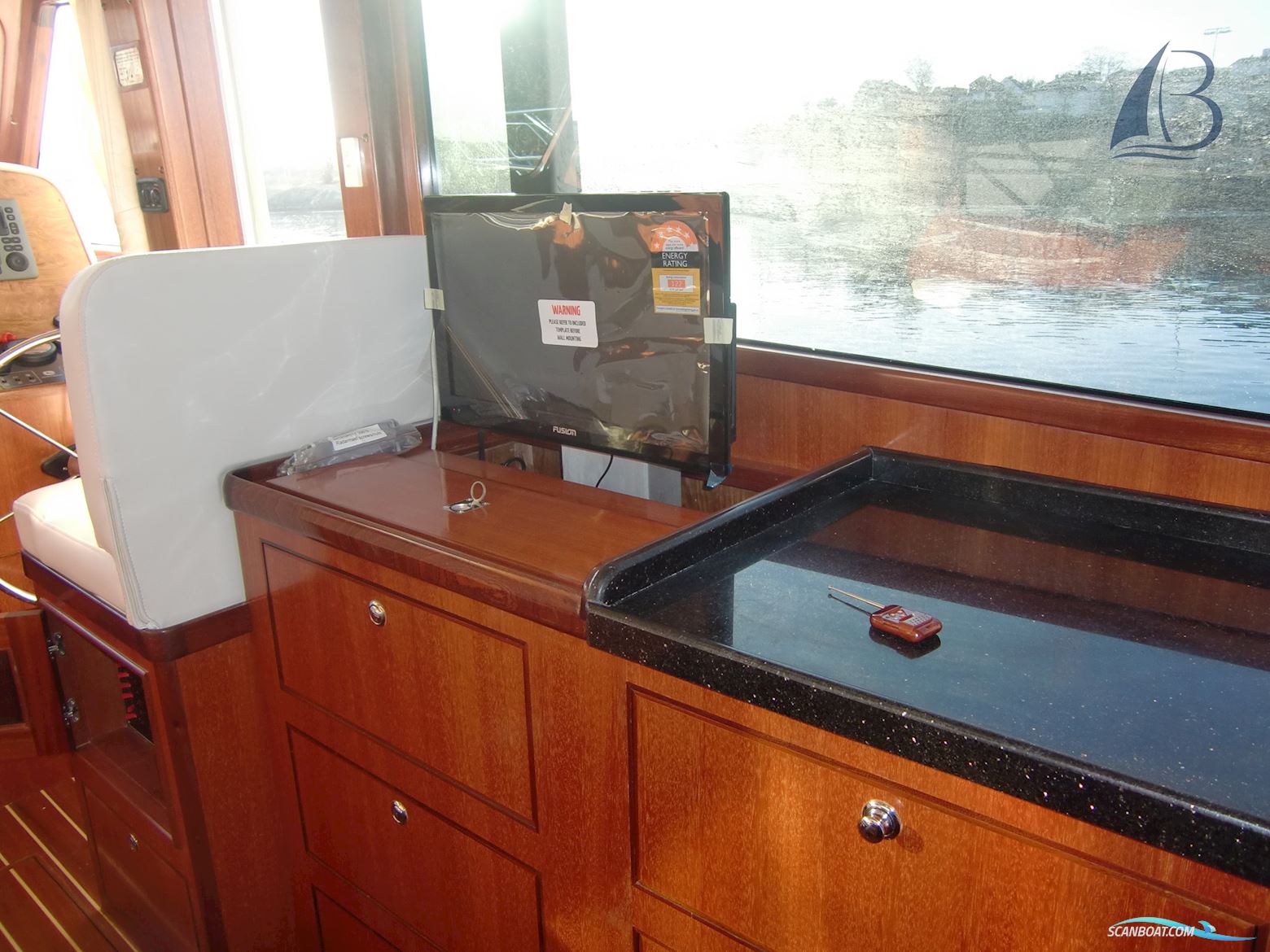 Integrity Motor Yachts Integrity 350 Sedan