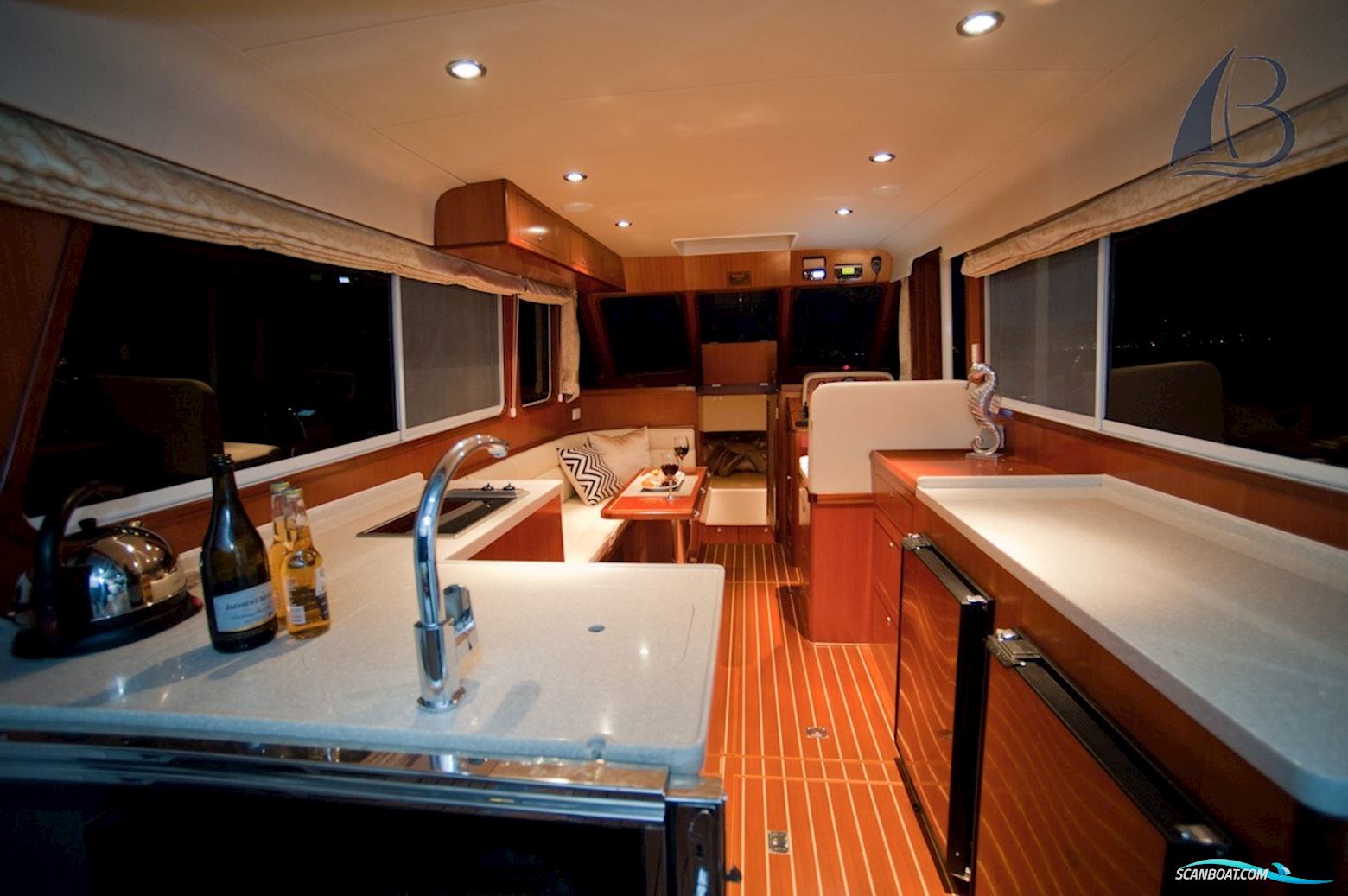 Integrity Motor Yachts Integrity 350 Sedan