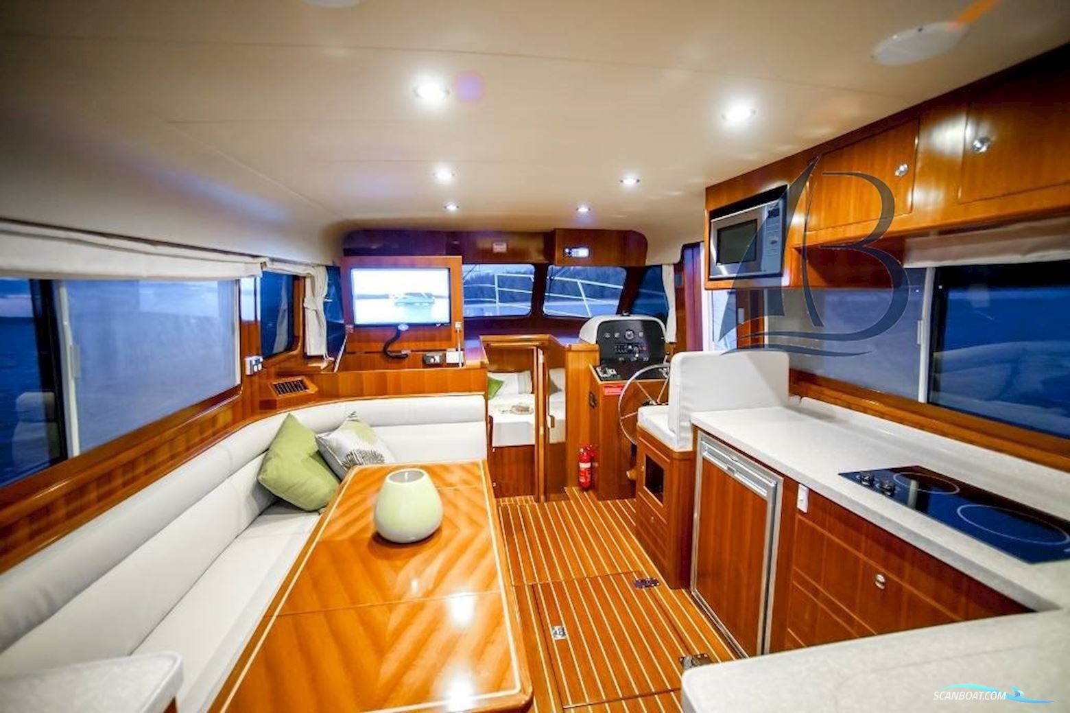Integrity Motor Yachts Integrity 380 Fly
