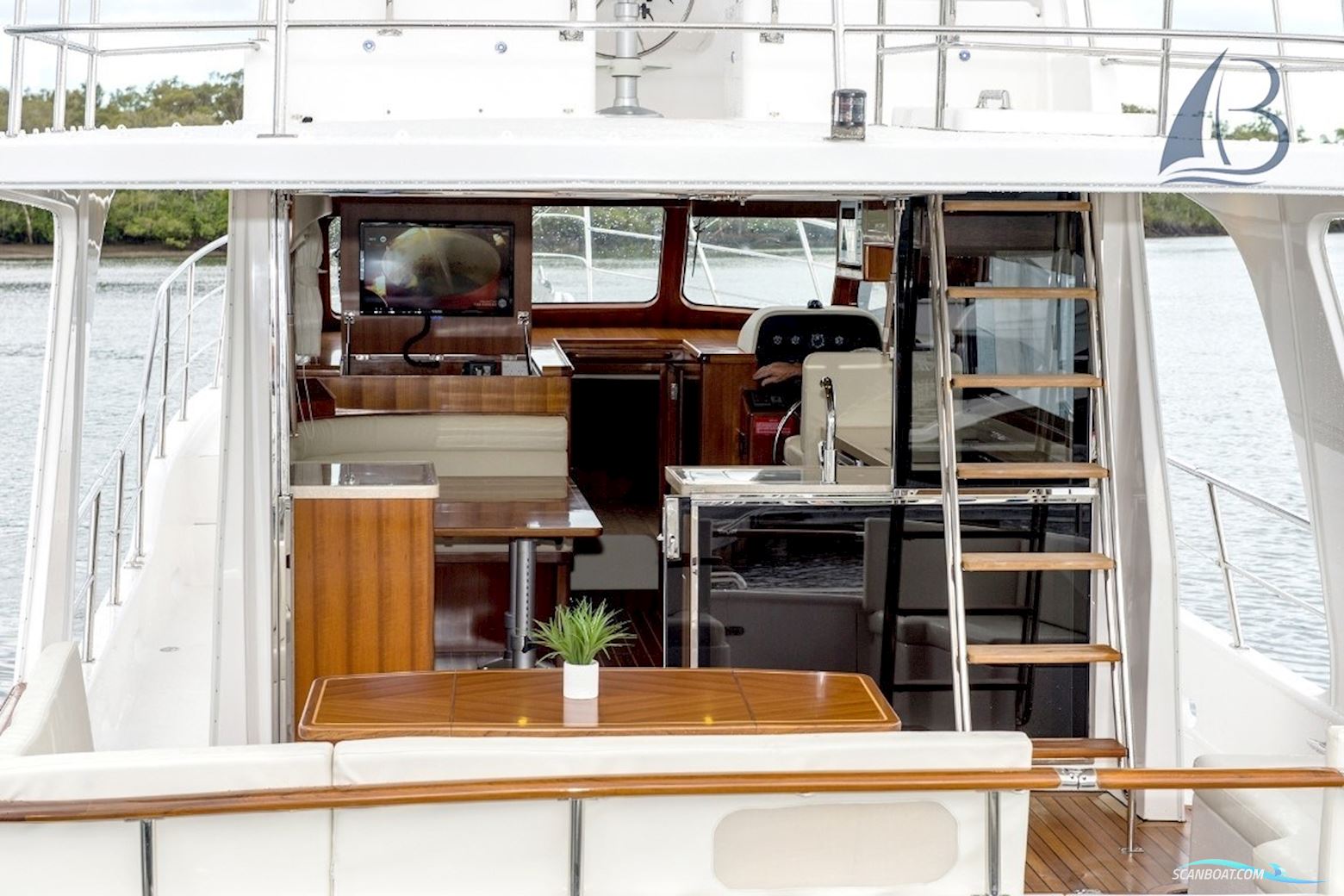 Integrity Motor Yachts Integrity 380 Fly