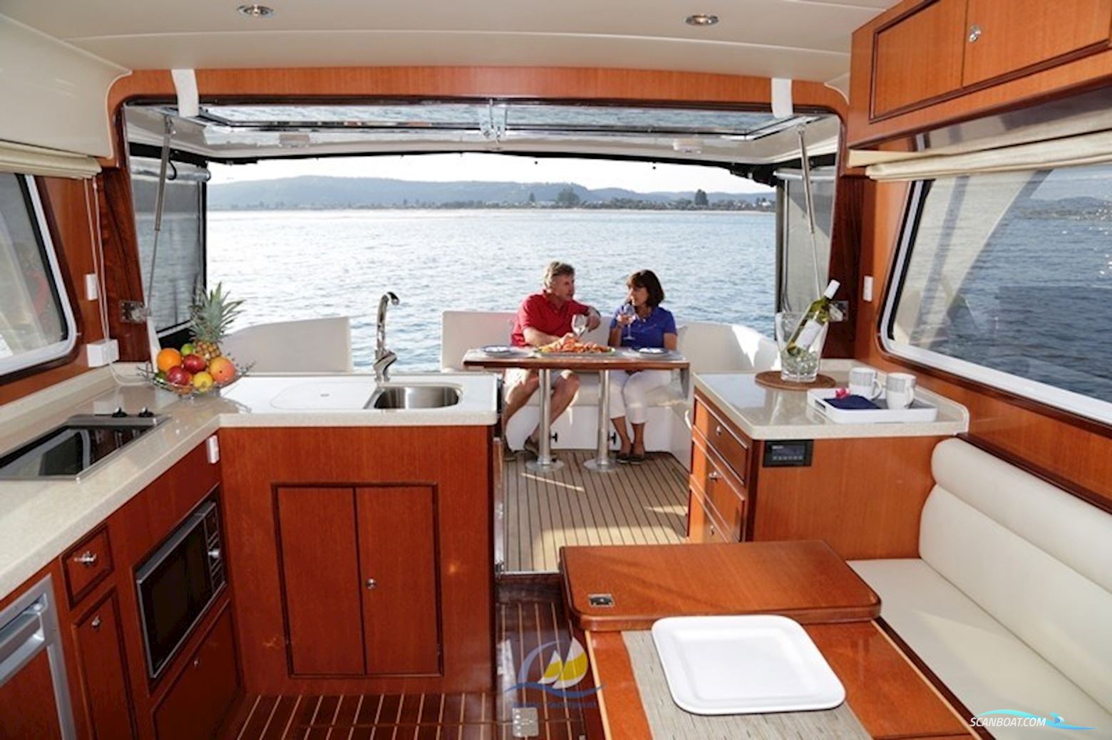 Integrity Motor Yachts Integrity 380 Sedan