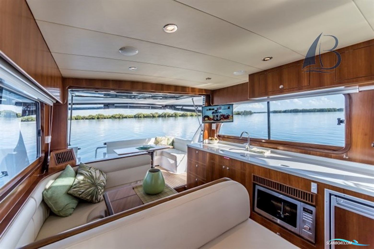 Integrity Motor Yachts Integrity 380 Sedan