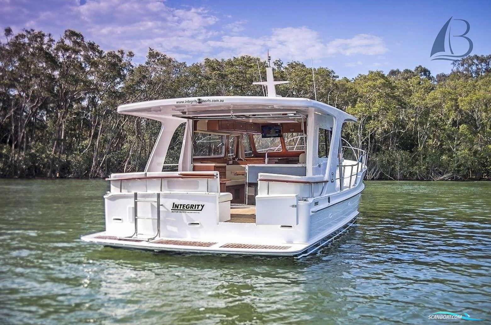 Integrity Motor Yachts Integrity 380 Sedan
