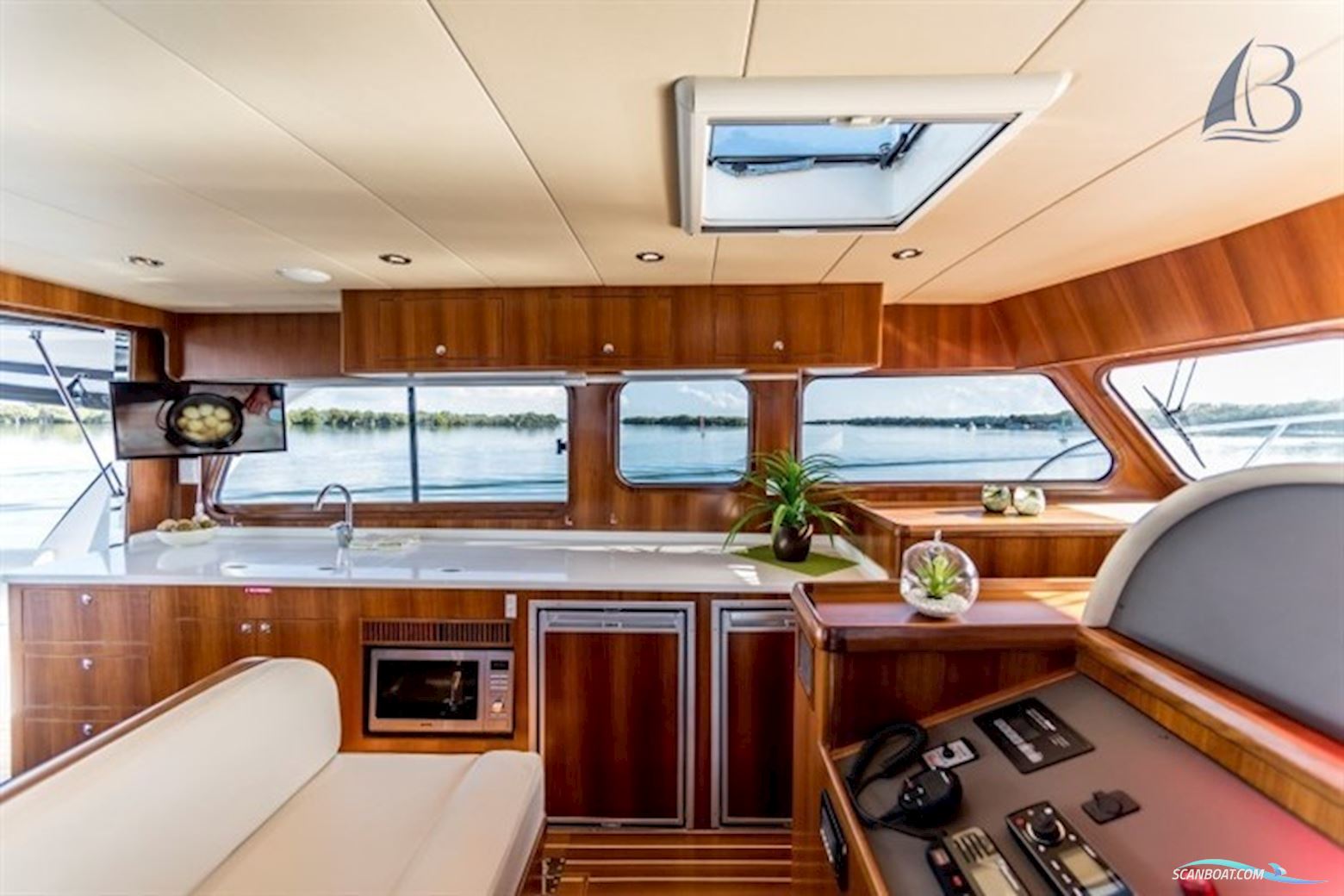 Integrity Motor Yachts Integrity 380 Sedan