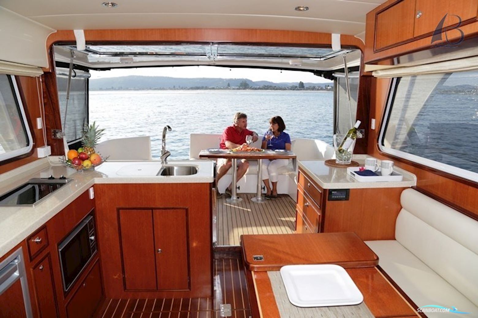 Integrity Motor Yachts Integrity 380 Sedan