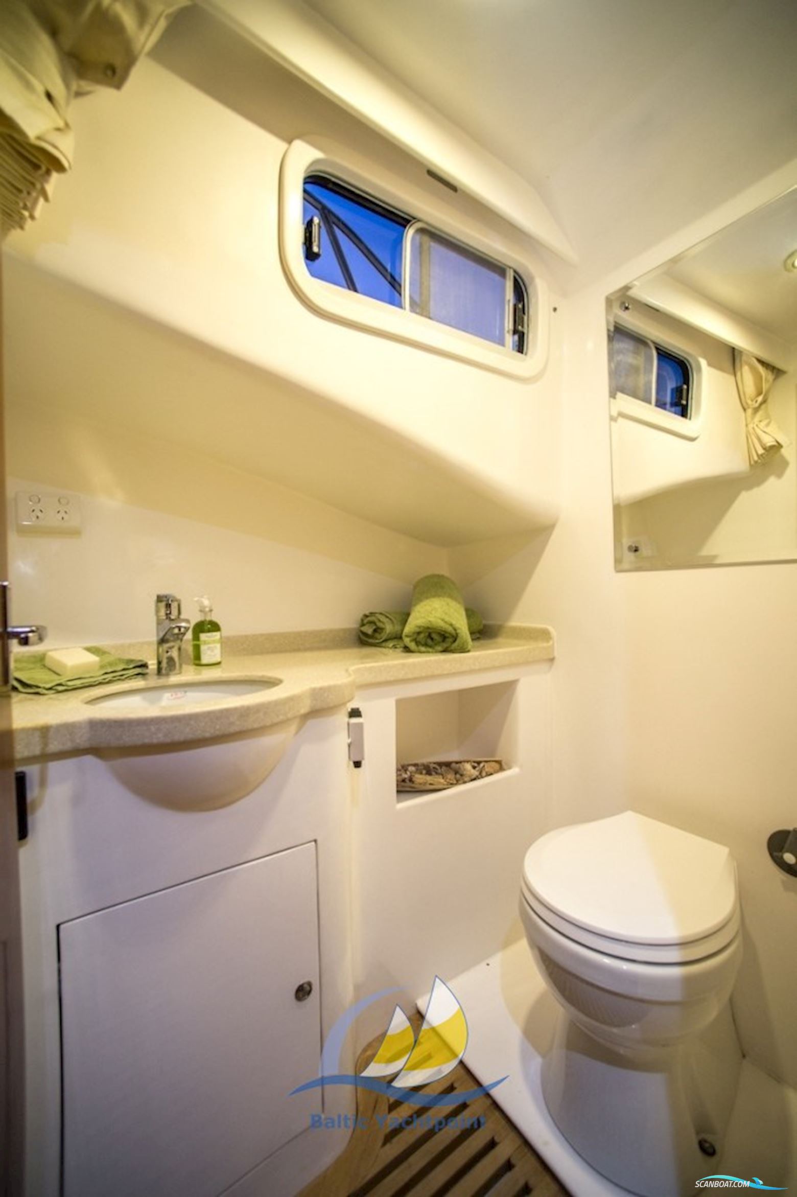 Integrity Motor Yachts Integrity 440 Sedan