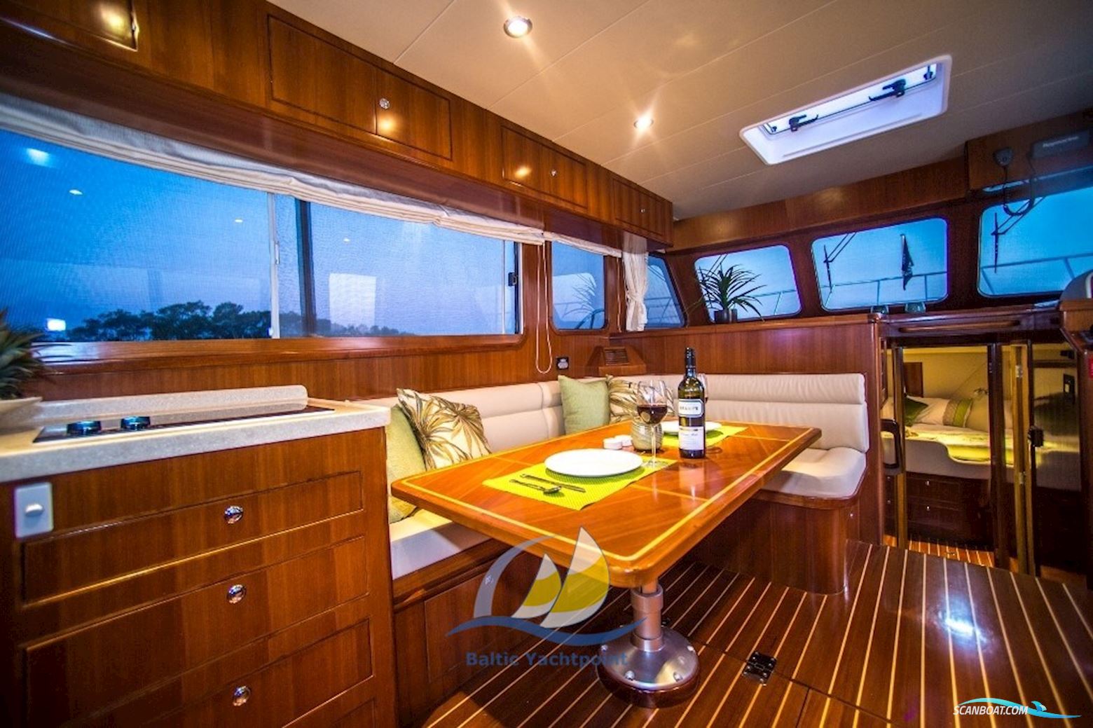 Integrity Motor Yachts Integrity 440 Sedan