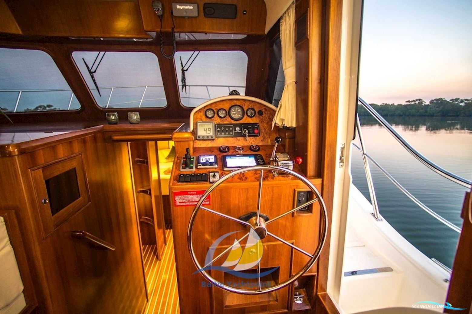 Integrity Motor Yachts Integrity 440 Sedan